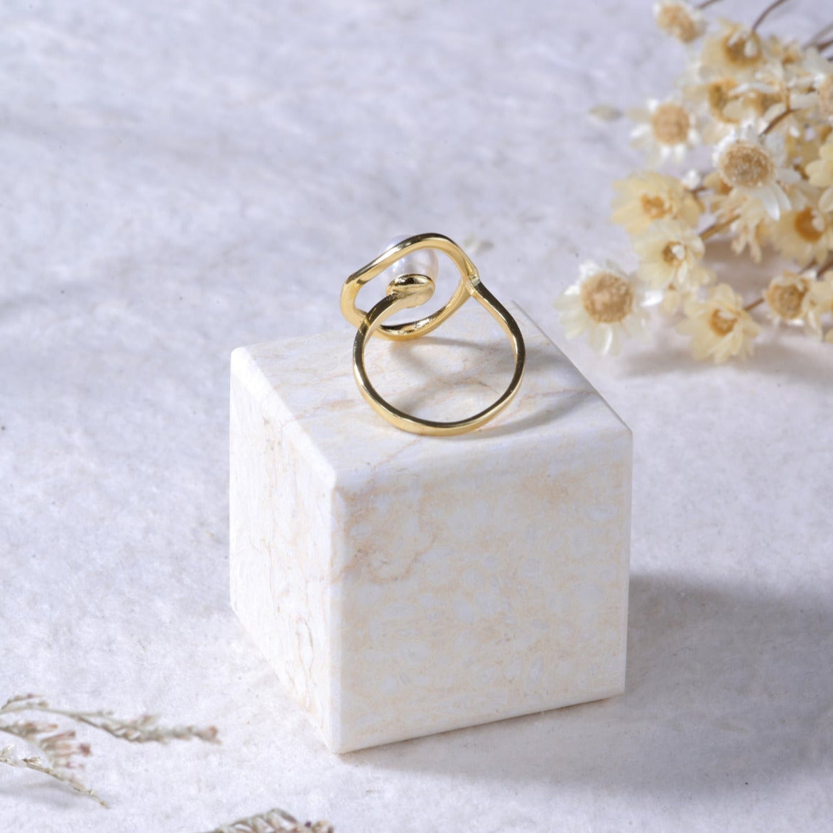 Geometrical Pearl Ring