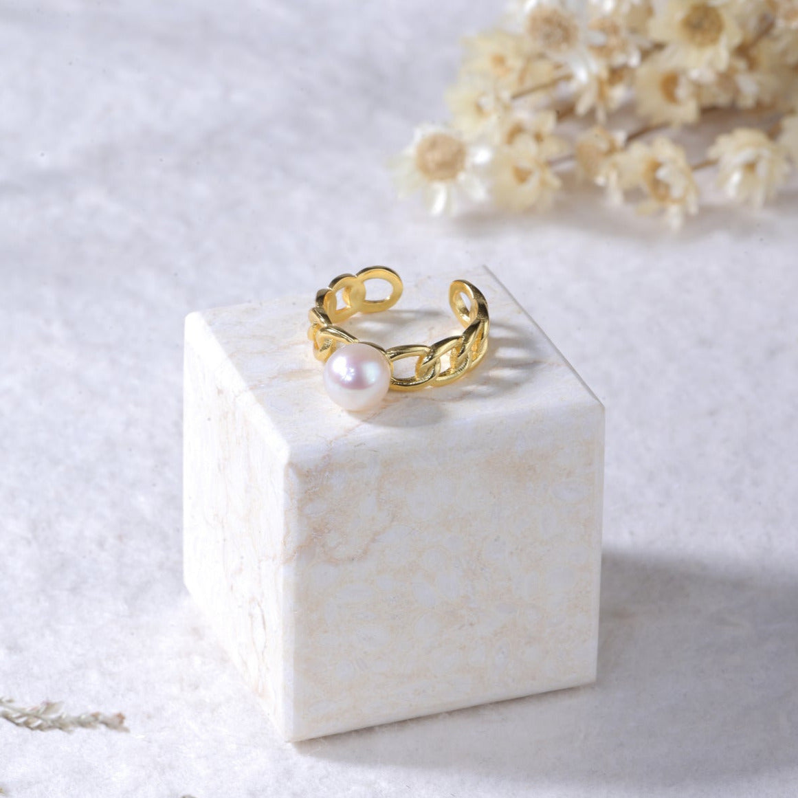Pearl on the chain Gold Ring