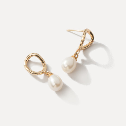 Theodora Pearl Dorp Earrings