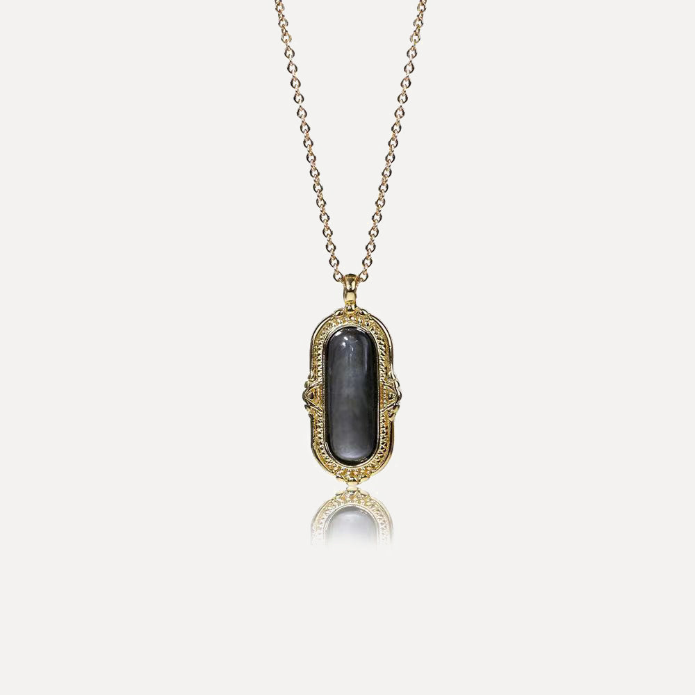 Black mother of pearl Vintage Necklace