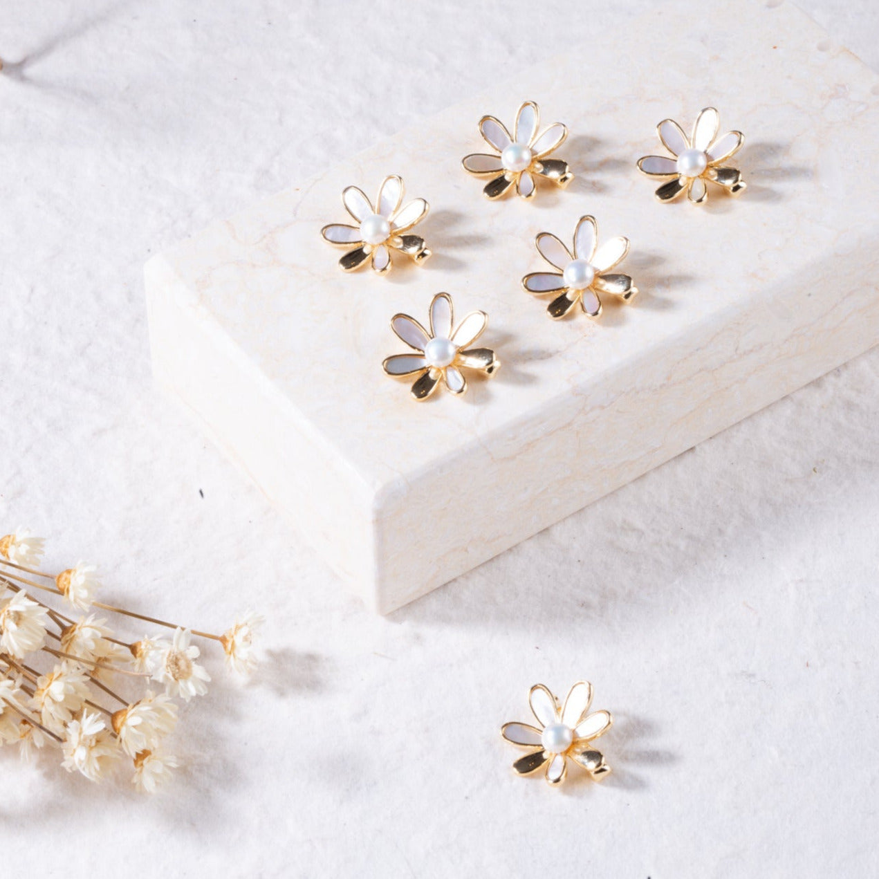 Daisy Pearl Brooch