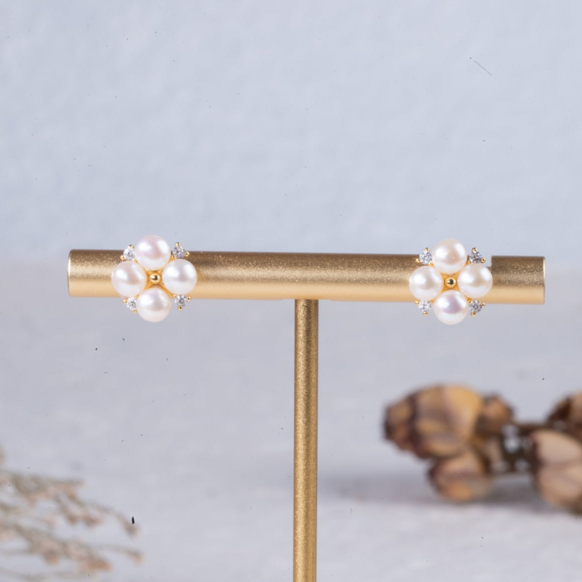 Four Leaf Clover Pearl Stud Earrings