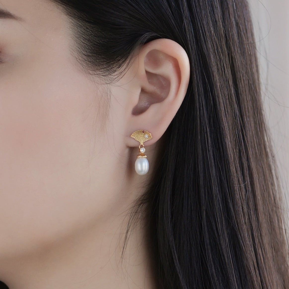 Theodora-Golden Ginkgo Pearl Stud Earrings