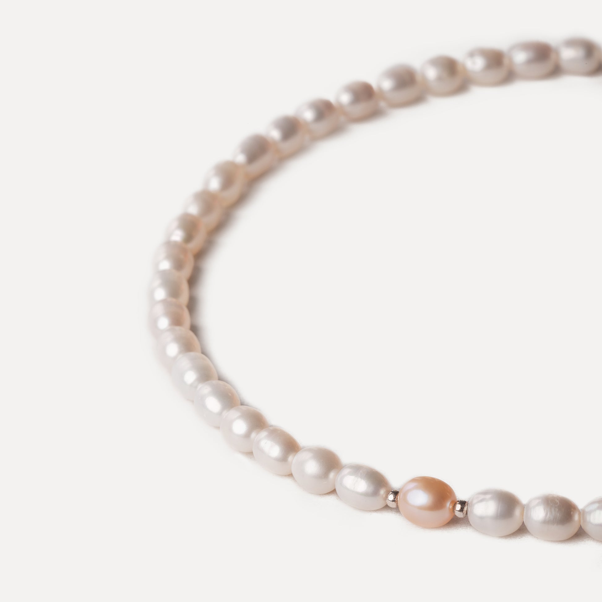 5.5-6.0mm White and Pink Beaded Pearl Necklace