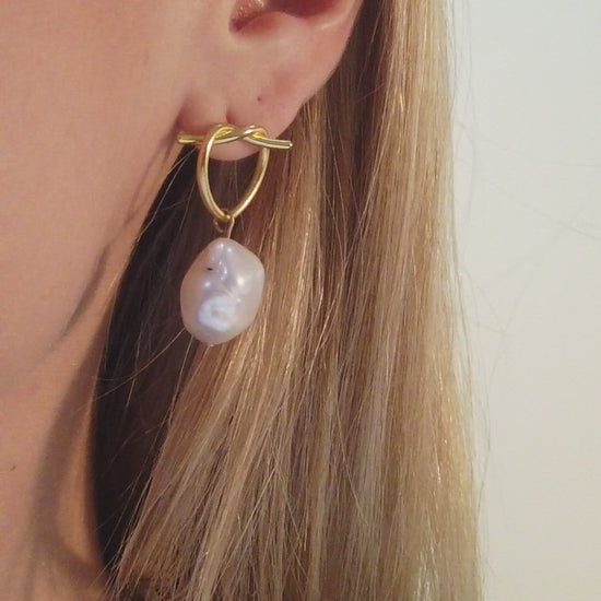 Dimond Baroque Pearl Dorp Earrings